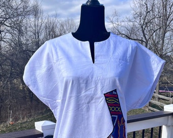 Short White African Kaftan With Calabash and Drum Outline