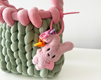 Speelse roze bedeltjes: Bunny & Piggy lekkernijen!