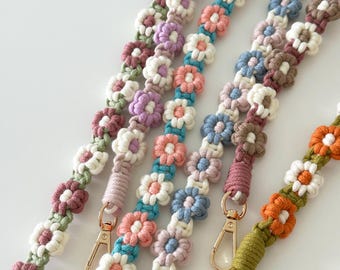 Daisy Crossbody Macrame Strap