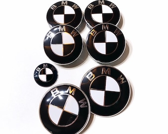 Pack 7 logos Bmw Noir Blanc Capot Coffre Centres roue moyeux Volant Emblème Badge Sigle Black White 82mm 68mm Serie 1 2 3 4 5 6 X1 X3 X5