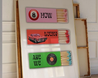 Impresión de Qué afortunados somos, póster de caja de cerillas, impresión de bola 8 de la suerte, impresión de Qué afortunados somos, póster retro, arte de pared de caja de cerillas rosa, arte de pared Lucky You