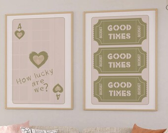 Póster de as de corazones, arte de pared verde salvia, boleto de Good Time, qué suerte tenemos, arte de pared de 2 piezas, regalo de último minuto, póster de color suave de moda