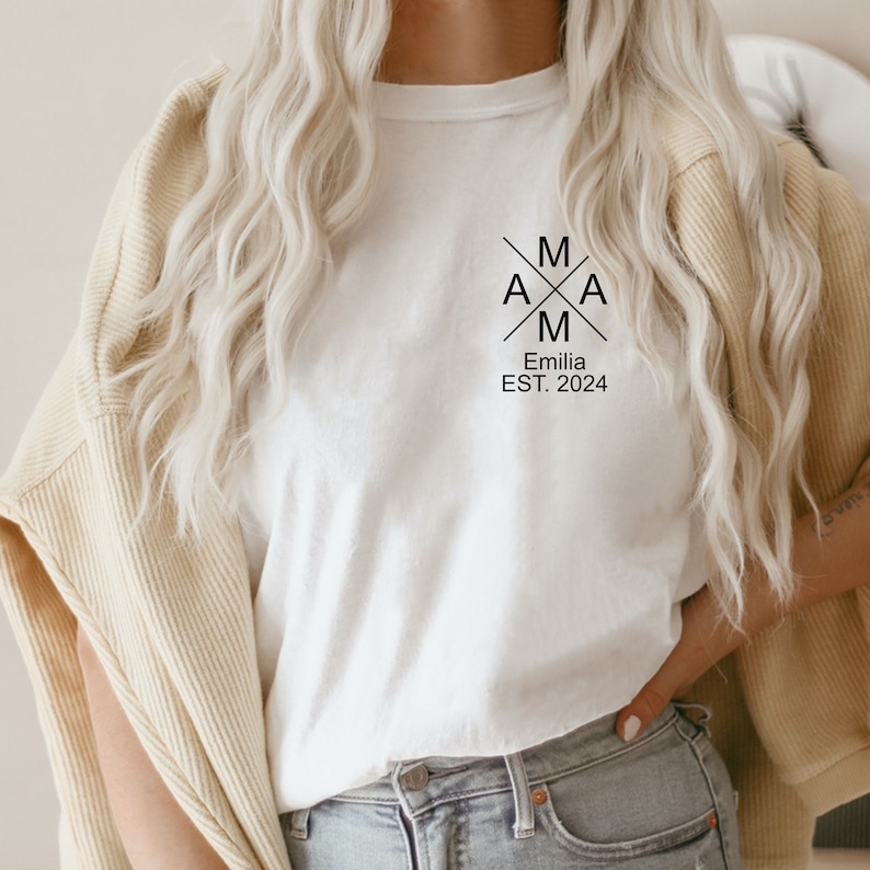 Frauen T-Shirt Mama personalisiert mit Namen der Kinder Geburtsjahr Geschenk für Mutter Muttertagsgeschenk Muttertag Bild 1