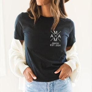 Frauen T-Shirt Mama personalisiert mit Namen der Kinder Geburtsjahr Geschenk für Mutter Muttertagsgeschenk Muttertag Bild 3