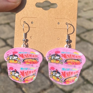 Samyang Pittige Ramen-oorbellen | Samyang-oorbellen | ramen-oorbellen | Grappige cadeaus | Voedselsieraden | kousvuller | cadeaus voor haar | propcadeau