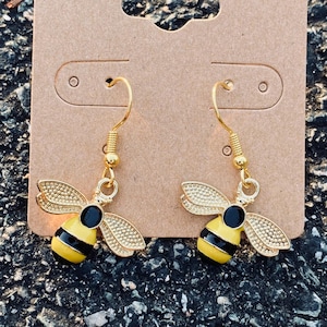 Bumble bee earrings | Bug Earrings | nature earrings | Bug Jewelry | insect earrings | Dainty earrings | pretty earrings | cute gifts