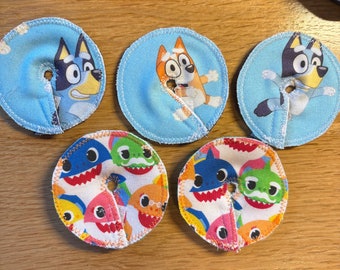 Feeding tube pad set of 5- Bluey & Baby Shark