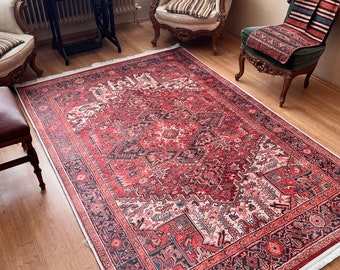 バーガンディ ペルシャ風ラグ：ヴィンテージ風のアンティーク調フロア