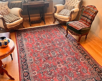 Röd turkisk stilmatta: Blommig bohochic-look på golvet