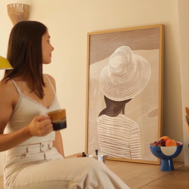 Video Frame Mockup With Person, DIN A Wall Art Reel Mockup Video, 1x1 & 9x16 Aspect Ratio for Reels, PSD Animated Mockup, Video Mockup MOV