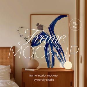 縦型A2サイズ木製フレームモックアップ - ミニマルな寝室シーン