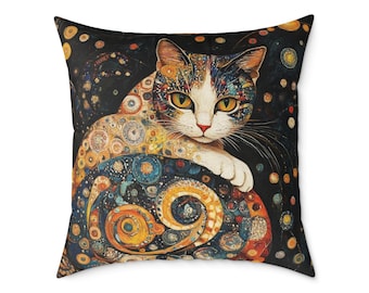 Könnte beinhalten: Ein quadratisches Zierkissen mit einem Katzenmotiv, das gelbe Augen und ein weißes Gesicht zeigt, umgeben von einem dunklen Hintergrund voller komplexer, bunter Kreismuster in Orange, Blau, Gold und Weiß, was einen lebendigen visuellen Effekt erzeugt.