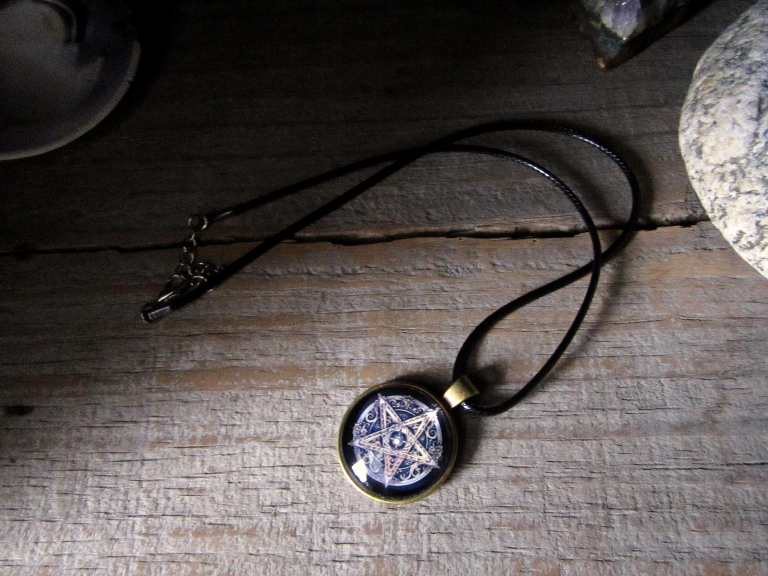 Ciondolo Pentacolo Bronzo Color Oro - Amuleto Wiccan Protezione - Gioielli Pagani