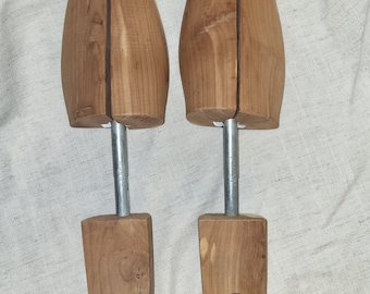 Vintage Rochester Shoe Tree Co. 1 pair adjustable cedar size LG / XL