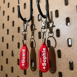Personalisierte Rettungsschwimmer Boje Schlüsselbund | Rucksackanhänger, Sport Schlüsselanhänger, Schwimmer Taschenanhänger Swim Team, Trainer Geschenk Pullbuoy, 3D gedruckt