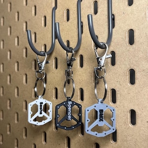 Personalized Mountain Bike Pedal Keychain | Backpack Tags, Sport Keyrings, Bike Bag Tag, Mtb Team, Cycling gift, 3D Printed