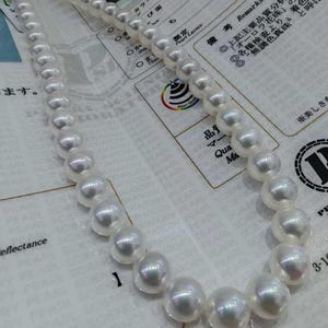 Akoya Pearl Necklace: 7-8.5mm Japanese Seawater Pearl, Aurora Luster
