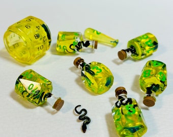 8 Dice Set ot Potion Bottles With Snakes Inside for TtRPG Games Handmade Exclusive D4 D6 D20