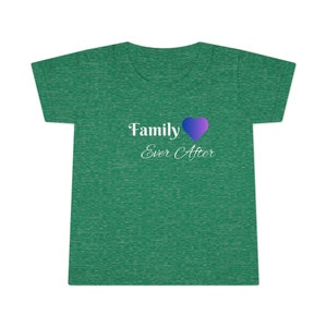 T-shirt familial Ever After pour tout-petit image 8