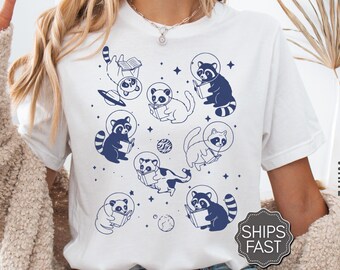Funny Raccoon Reading Shirt, Book Reader Tshirt Gift, Bookish Racoon Animal Womens T-Shirt, Librarian Book Lover Long Sleeve Gift