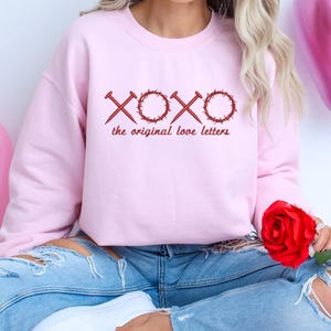 Sudadera con letras de amor originales bordadas XOXO, para San Valentín, con clavos y corona de espinas, Pascua, regalo para ella, diseño religioso