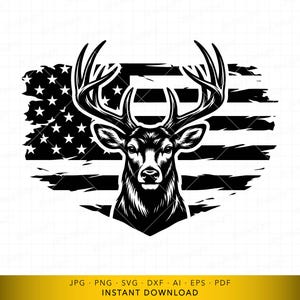 Könnte beinhalten: Schwarz-weiße Illustration eines Hirsches mit großem Geweih, überlagert von einer stilisierten amerikanischen Flagge. Das Flaggen-Design hat einen Distressed-Effekt. Der Text "INSTANT DOWNLOAD" ist enthalten.