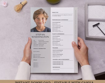 Könnte beinhalten: Eine schwarz-weiße Lebenslaufvorlage für einen Kinderdarsteller. Die Vorlage enthält Abschnitte für das Ziel, Berufserfahrung, Film-/Fernseherfahrung, Ausbildung, Auszeichnungen und Leistungen sowie Referenzen. Die Vorlage ist mit Canva bearbeitbar und in zwei Größen verfügbar.