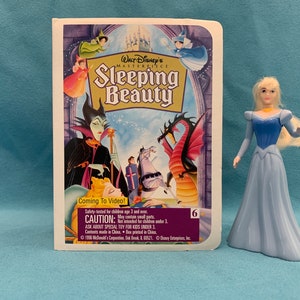 Princess Aurora/Sleeping Beauty - 1996 Walt Disney’s Masterpiece Sleeping Beauty Mc Donald’s Happy Meal Toy