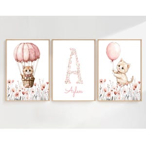 Impressões de arte de parede para berçário de gatos, placa de nome personalizada com flores, impressão de berçário de gatinhos com nome personalizado, decoração de parede para quarto de bebê com flores rosa blush