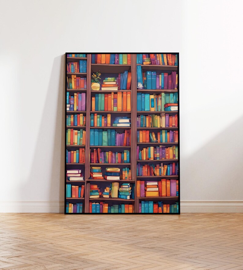 Pu&ograve; includere: Una libreria piena di libri di vari colori. I libri sono organizzati per colore e dimensione. La libreria &egrave; in legno e ha una cornice nera.