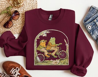 Koszulka Żaba i Ropucha, Bluza Żaba i Ropucha, Klasyczna Bluza z Książką, Prezent Miłośnika Książek, Koszulka Rowerowa Żaba, Słodka Koszulka Żaba, Koszulka Natura