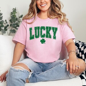 Retro Lucky Sweatshirt, St Paddy&#39;s Day Sweatshirt, Women Lucky Crewneck, Women St Patrick&#39;s Day Sweatshirt, Lucky Shirt