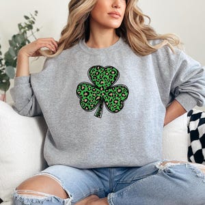 St Patricks Day Shirt, Irish Shamrock Sweatshirt, Saint Patricks Day Sweatshirt Women, St Patricks Hoodie, St Patricks Sweater, Shamrock Tee