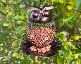 Mangiatoia per uccelli in ferro a forma di gufo / Arredamento da giardino esterno / Mangiatoia sospesa in metallo rustico per uccelli / Regalo unico per gli amanti degli uccelli / Regalo da giardino
