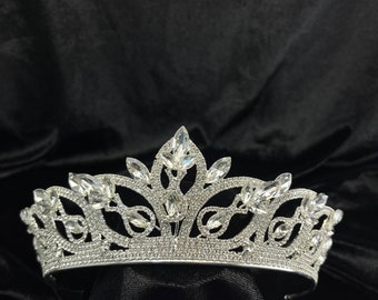 Bridal Crown.Bridal Hair Wrap.Bridal Accessories.Bridal Hair.Bridal Tiara.Silver Headpieces.Silver Crowns
