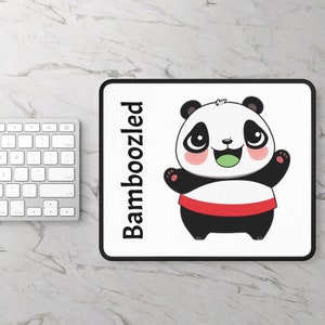 ¡Panda engañado! - Alfombrilla de ratón para juegos para fanáticos de los dibujos animados de anime, pandas, animales, Bing, baile escalofriante y felicidad general