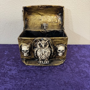 Santa muerte chest