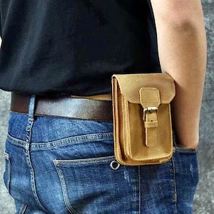 Funda Crazy Horse para cinturón de cuero genuino con gancho para teléfonos de 6,7" y cierre magnético.