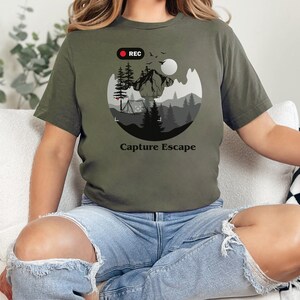 Capture Escape Shirt,Vacation Shirt,Nature Lover Shirt,Camping Shirt,Hiking Shirt,Travel gift, Photography Shirt,Photography gift, zdjęcie 4