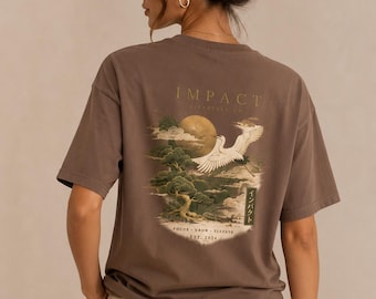 T-shirt oversize IMPACT Lifestyle Co | Maglietta grafica premium da donna | Maglietta con stampa posteriore di ispirazione giapponese | Streetwear minimalista di lusso