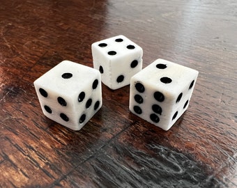 Dés, lot de 3 dés de jeu en os de bovin