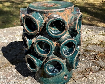 brutaistischer Lampenfuss