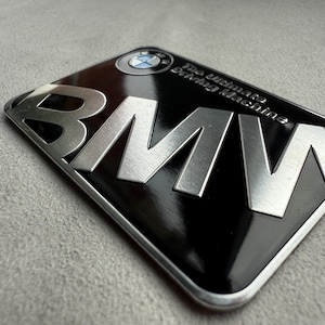 BMW the ultimate driving machine Premium embleem - speciale metalen badge