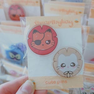 Broches en acrylique Roi fantôme Prince héritier | Insigne de fanart HuaLian Fox Furet (1 po. environ)