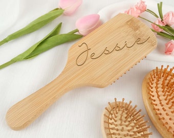 Brosse à cheveux personnalisée gravée pour fille, Peigne de mariage en bois, Brosse à cheveux en bambou, Cadeau pour une équipe de danse, Cadeau pour la Saint-Valentin, Cadeau d'anniversaire