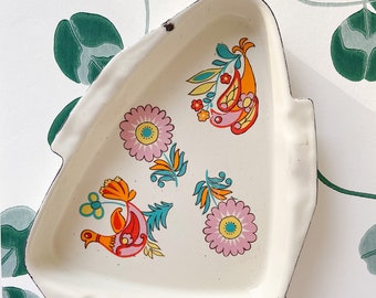 Small enamel tray with Hungarian folk art design