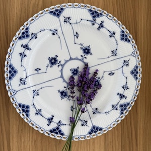 Rare Royal Copenhagen Blue Fluted Full Lace Plate – 33 cm – 1932 – Hand-Painted Danish Porcelain