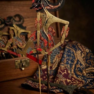 Gran marioneta de sombra Bima – Decoración de pared Wayang Kulit indonesia hecha a mano, arte de cuero javanés