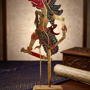 Mini Rajamala Puppe – Indonesische Schattenpuppe Wanddekoration, handgemachtes Wayang Kulit Geschenk