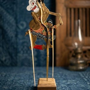 Mini Gareng Puppe – Indonesische Schattenpuppe Wanddekoration, handgemachtes Wayang Kulit Geschenk
